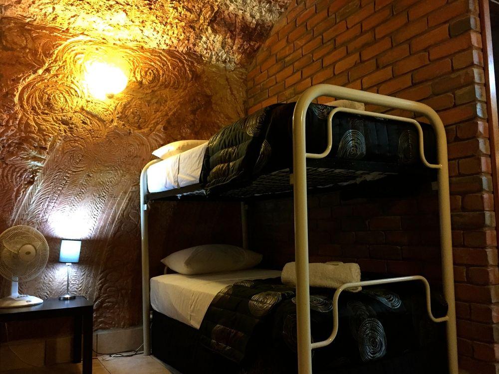 The Lookout Cave Underground Motel Coober Pedy Ngoại thất bức ảnh