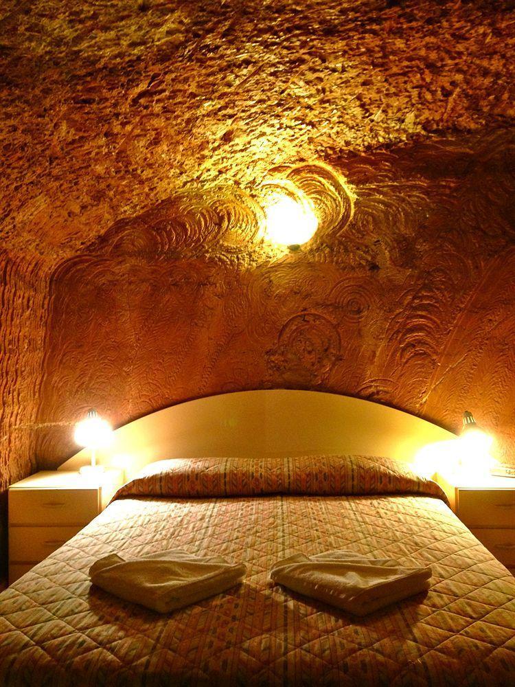 The Lookout Cave Underground Motel Coober Pedy Ngoại thất bức ảnh