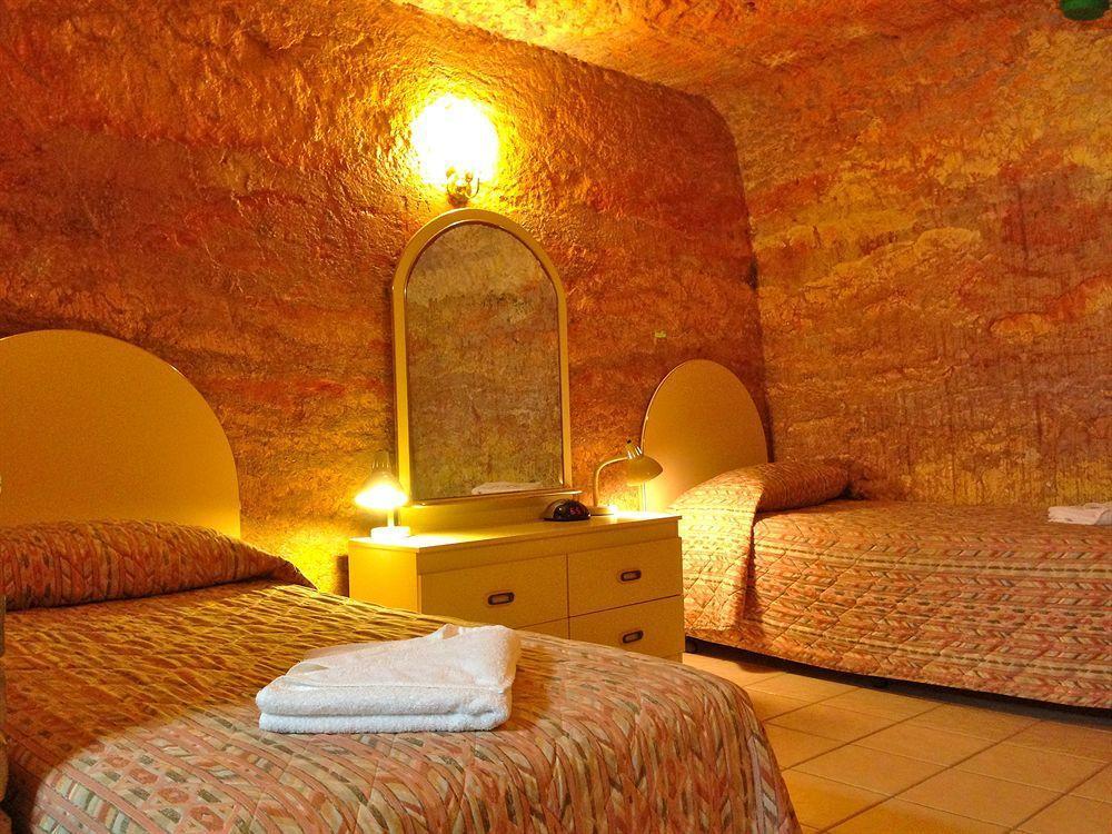 The Lookout Cave Underground Motel Coober Pedy Ngoại thất bức ảnh