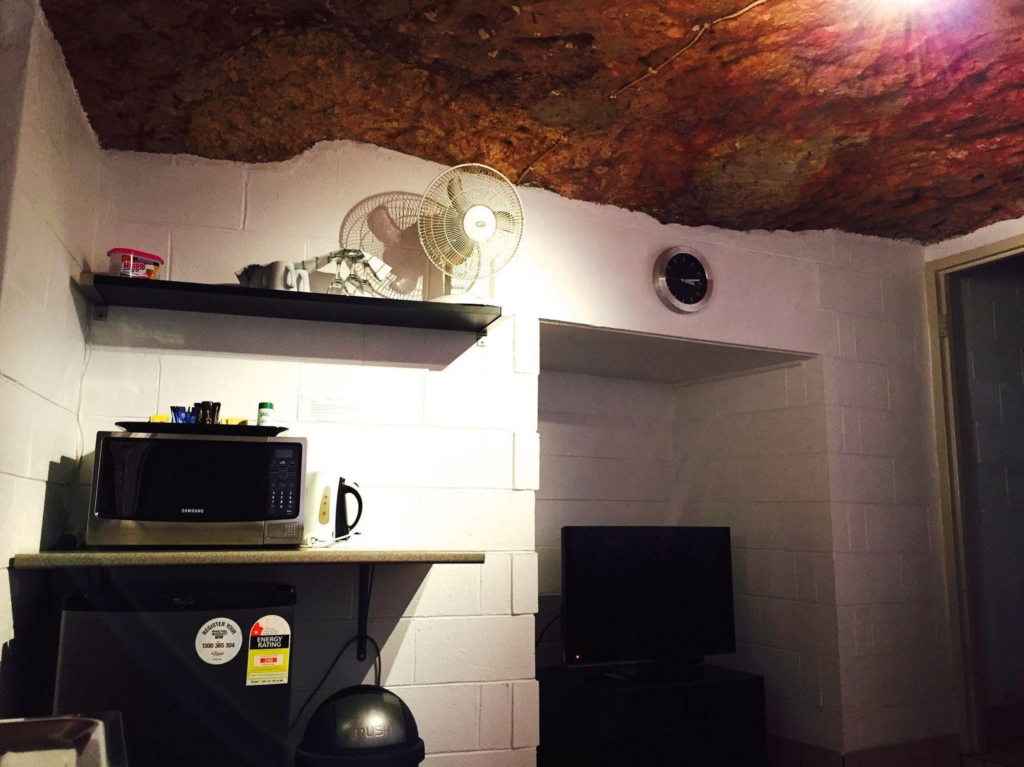 The Lookout Cave Underground Motel Coober Pedy Ngoại thất bức ảnh