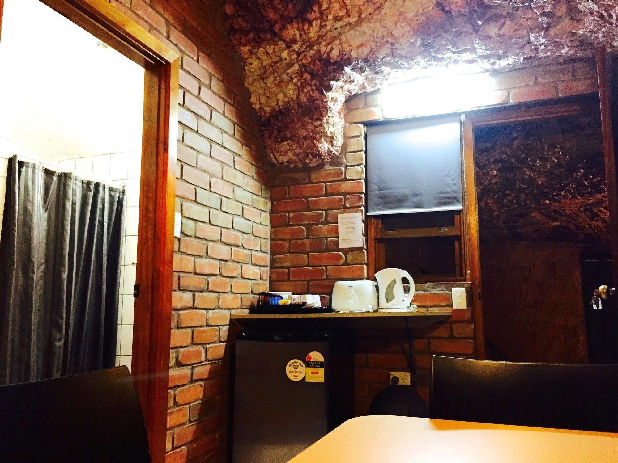 The Lookout Cave Underground Motel Coober Pedy Ngoại thất bức ảnh